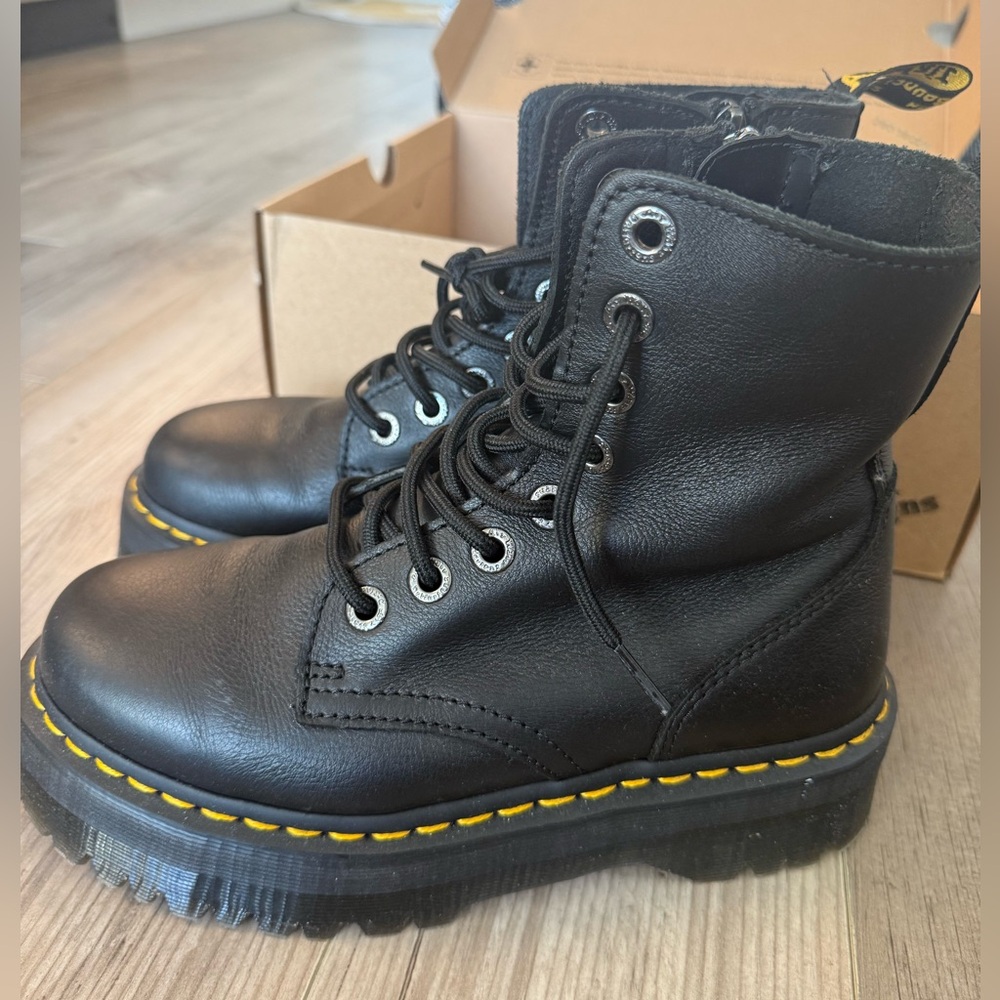 JADON DR MARTENS